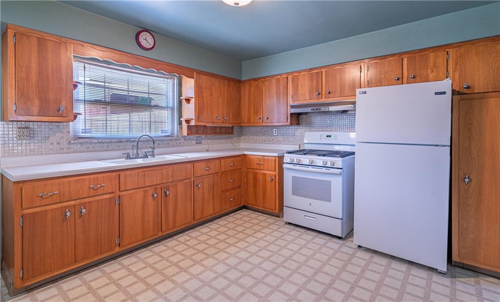 307 Sycamore Street Vandergrift, PA 15690 - Photo 9 of 25 Gallery Image 9
