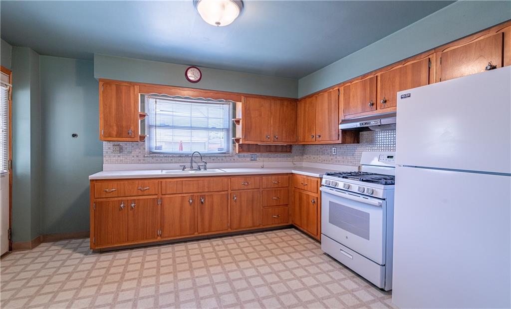 307 Sycamore Street Vandergrift, PA 15690 - Photo 10 of 25 Gallery Image 10