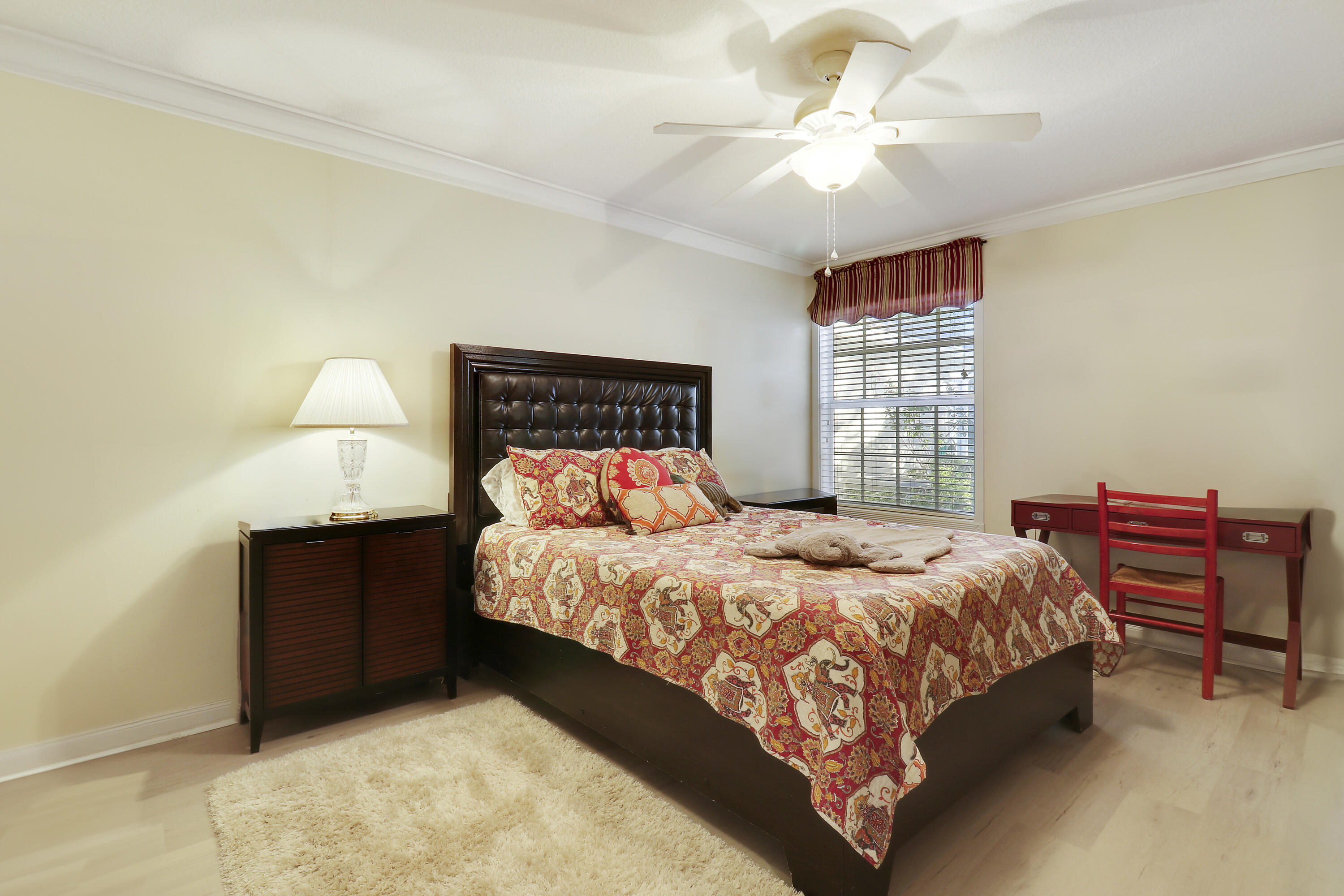 925 Magdalena Road Palm Beach Gardens, FL 33410 - Photo 12 of 31 Guest Bedroom