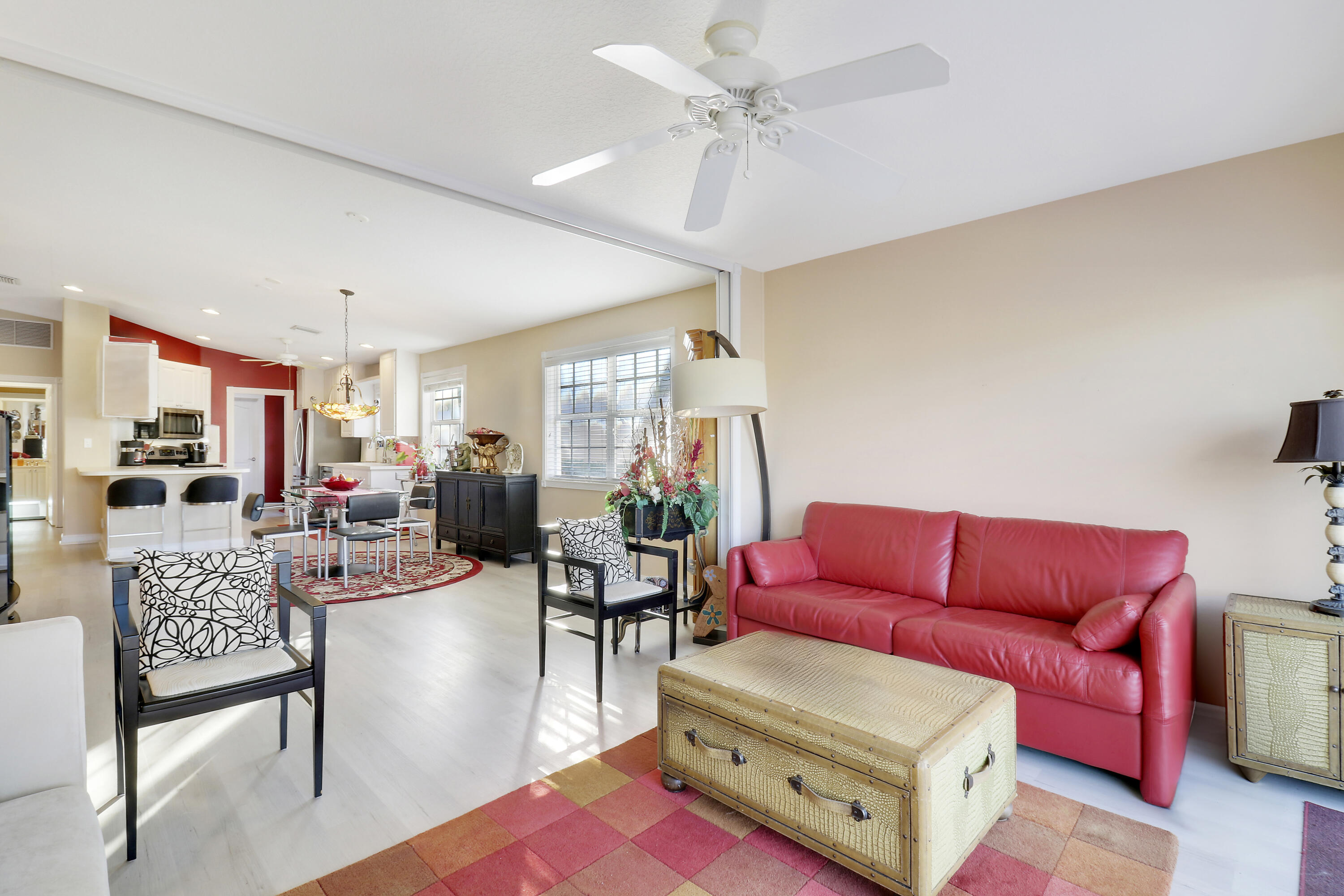 925 Magdalena Road Palm Beach Gardens, FL 33410 - Photo 16 of 31 Family Room