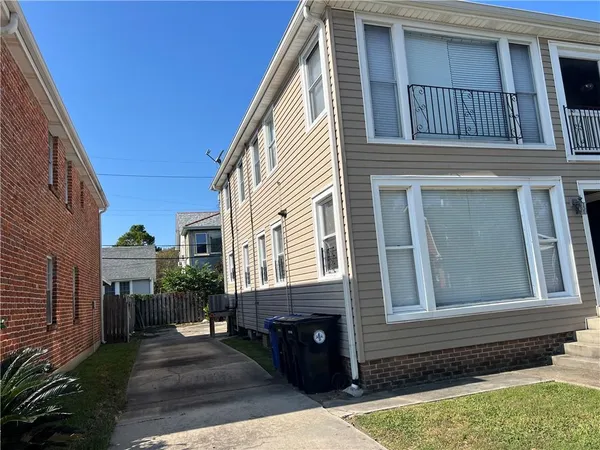 $1,750 | 4222 Vincennes Place, Unit B, New Orleans, LA 70125
