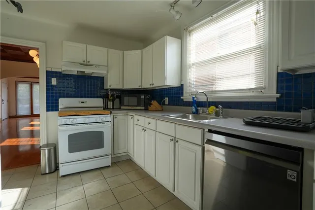 $1,875 | 4222 Vincennes Place, Unit B, New Orleans, LA 70125