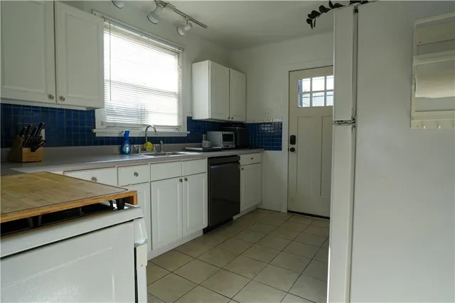 $1,875 | 4222 Vincennes Place, Unit B, New Orleans, LA 70125