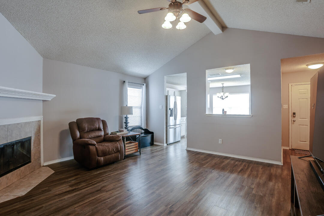 1908 80th Street Lubbock, TX 79423 - Photo 4 of 19 1908-102
