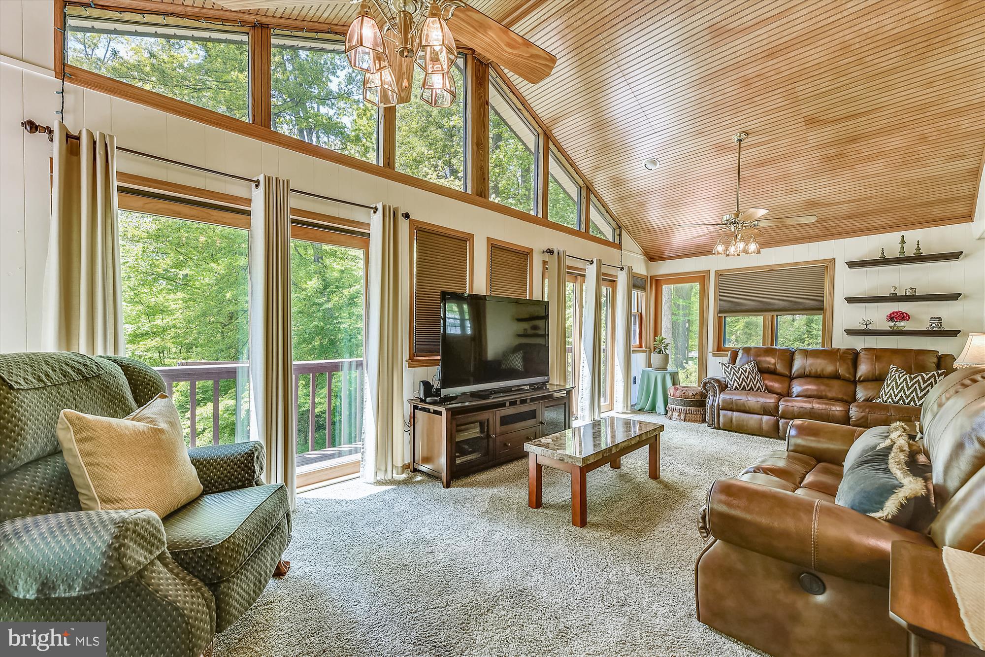 5645 Ravenel Lane Springfield, VA 22151 - Photo 22 of 53 Family room Main Level