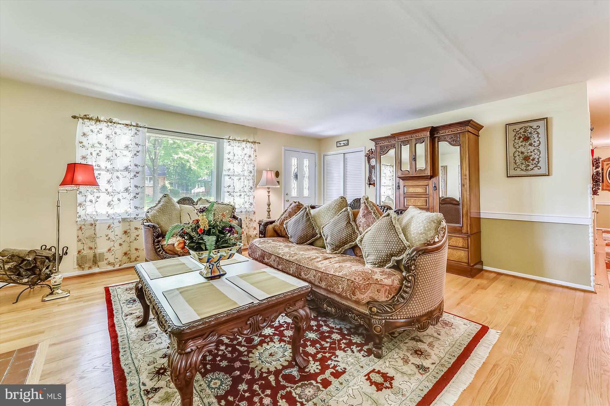 5645 Ravenel Lane Springfield, VA 22151 - Photo 29 of 53 living room