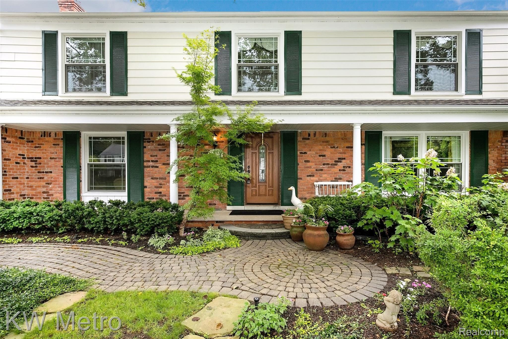 31338 Old Cannon Road Franklin, MI 48025 - Photo 2 of 40 Old Cannon-2.jpg