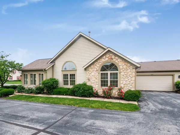 $312,500 | 2626 Landings Way, Unit 12, Grove City, OH 43123