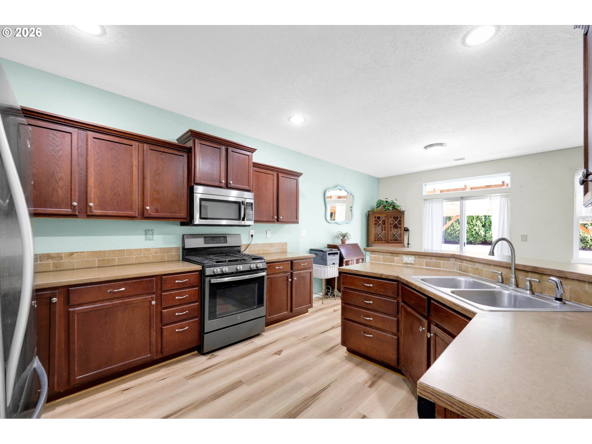 4908 Holly Street Springfield, OR 97478 - Photo 15 of 36