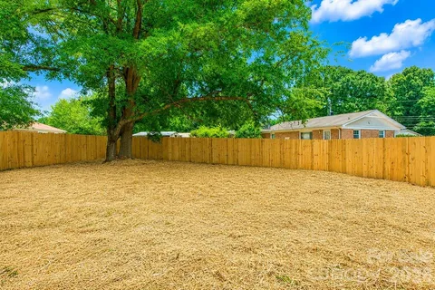 $325,000 | 2513 Westgrove Drive, Charlotte, NC 28208