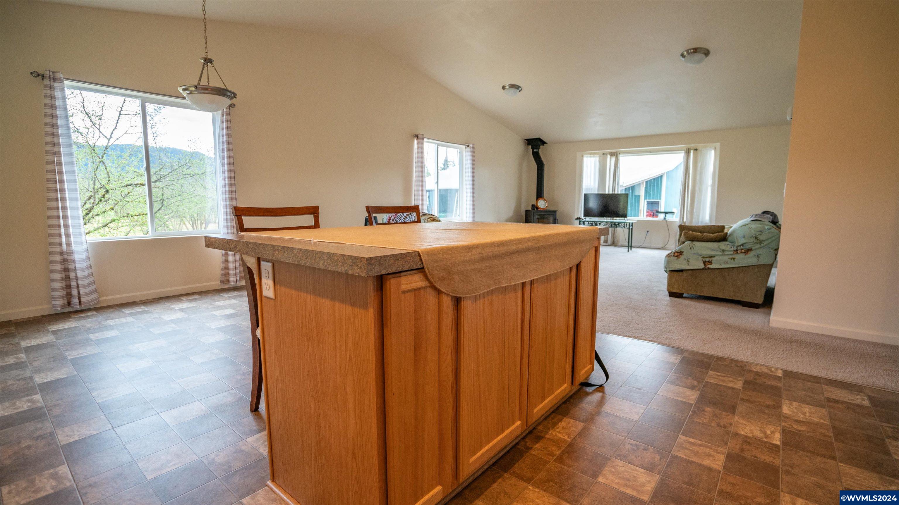 37082 Goats Road Springfield, OR 97478 - Photo 8 of 35