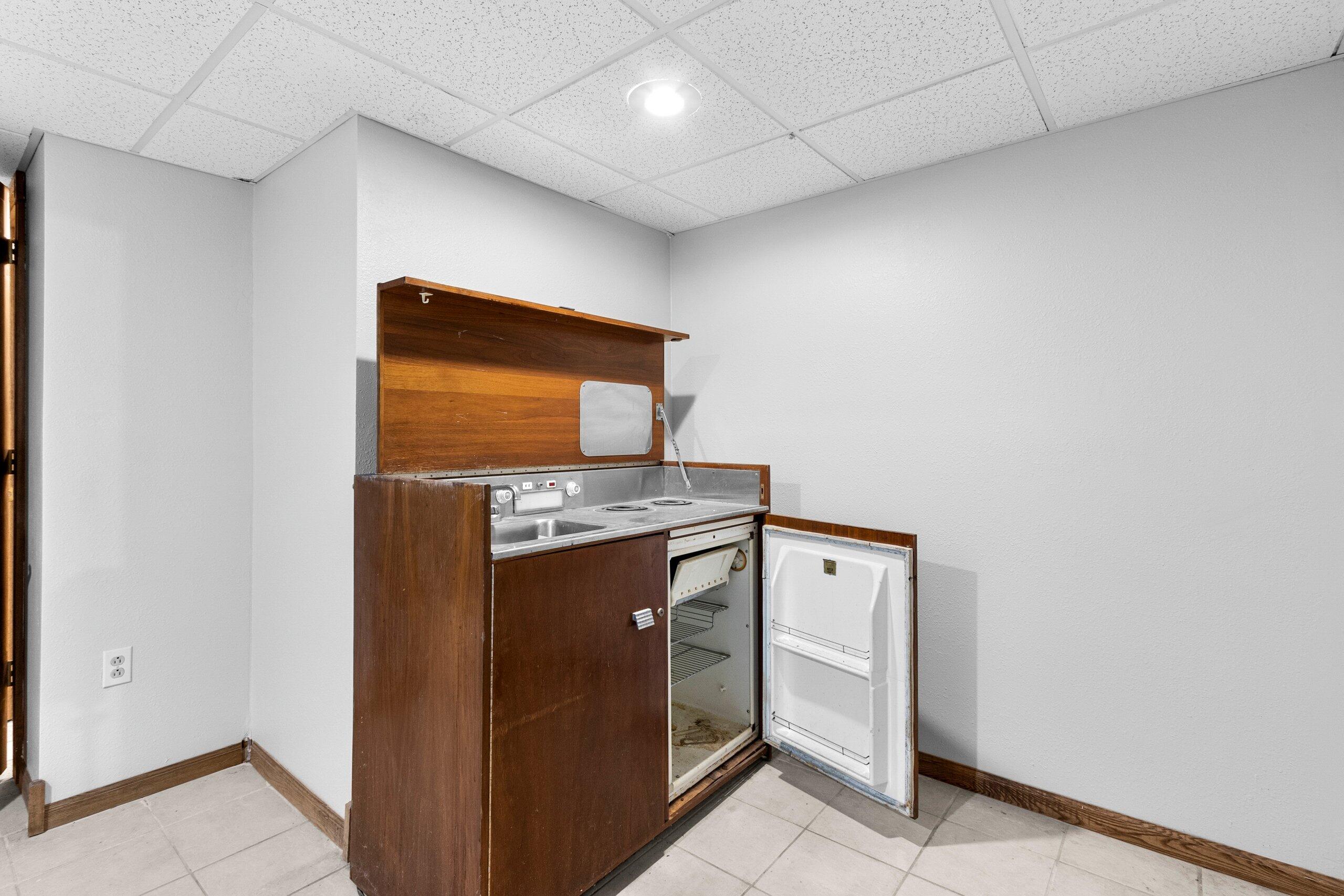 W3966 32nd Road Carney, MI 49812 - Photo 49 of 77 Kitchenette/Bar Lower
