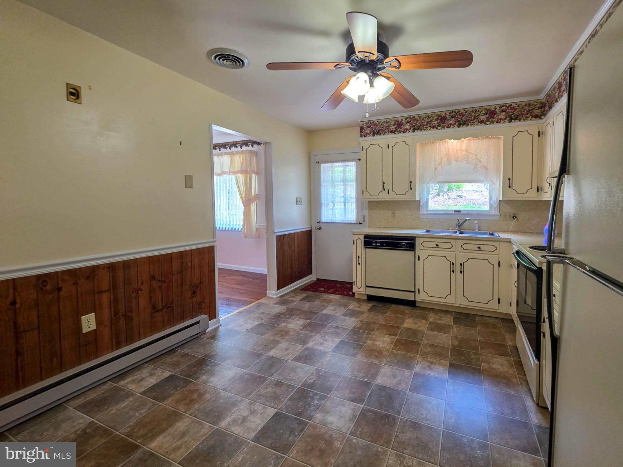 10984 Old Forge Road Waynesboro, PA 17268 - Photo 2 of 68 Kitchen Upper Level