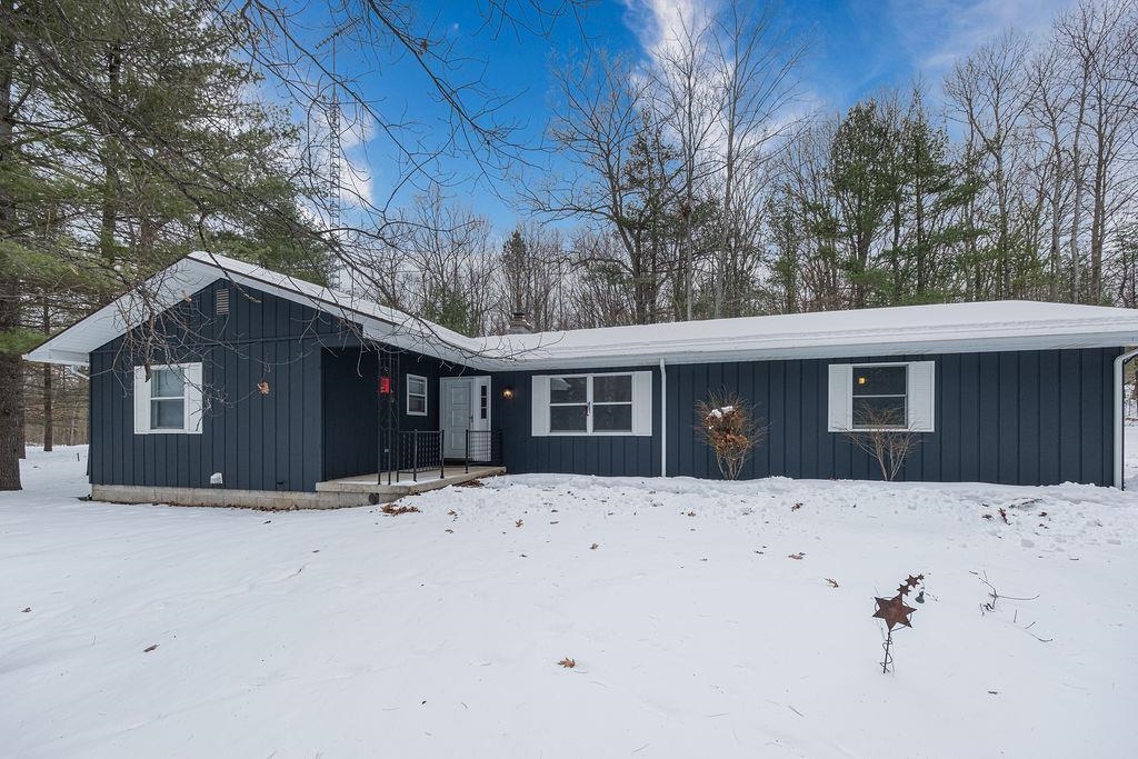 979 Rennie Lake Road Traverse City, MI 49696 - Photo 46 of 51 1930590-1769ddb0-fe57-4ee6-b416-55cbd8c45730.JPG