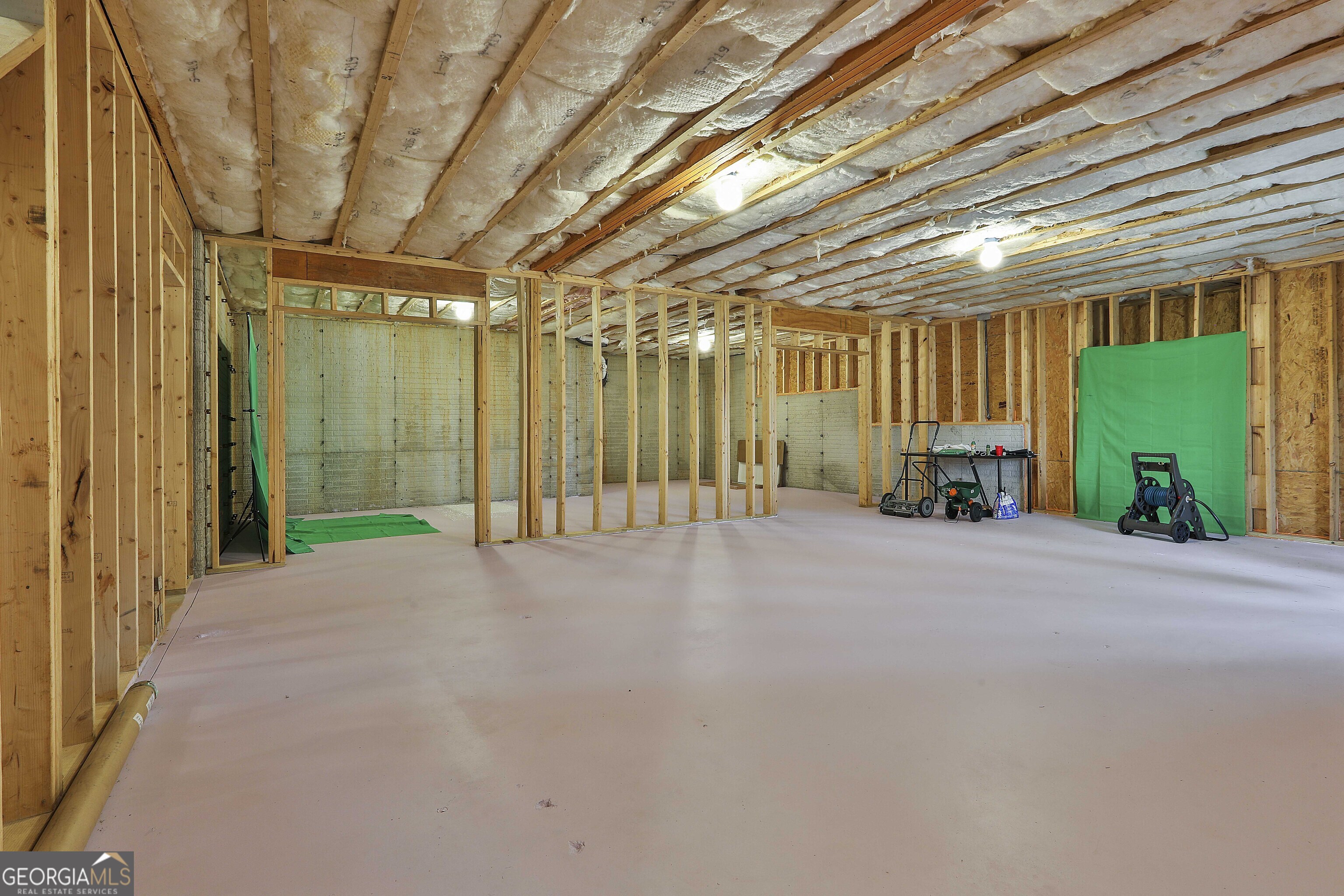 405 Lakeview Way LaGrange, GA 30241 - Photo 34 of 54 a view of an empty room