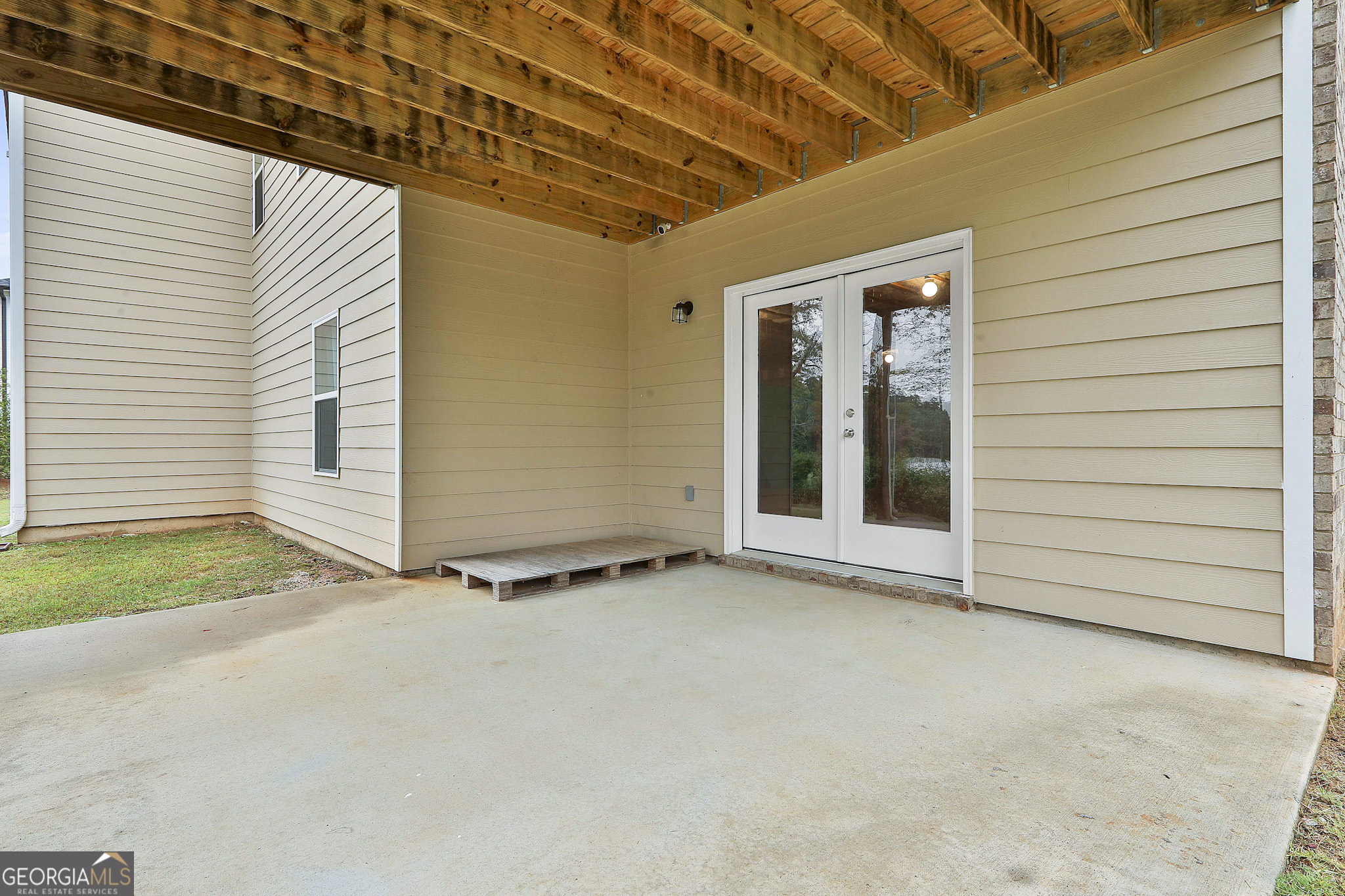 405 Lakeview Way LaGrange, GA 30241 - Photo 37 of 54 a view of an empty room with a garage
