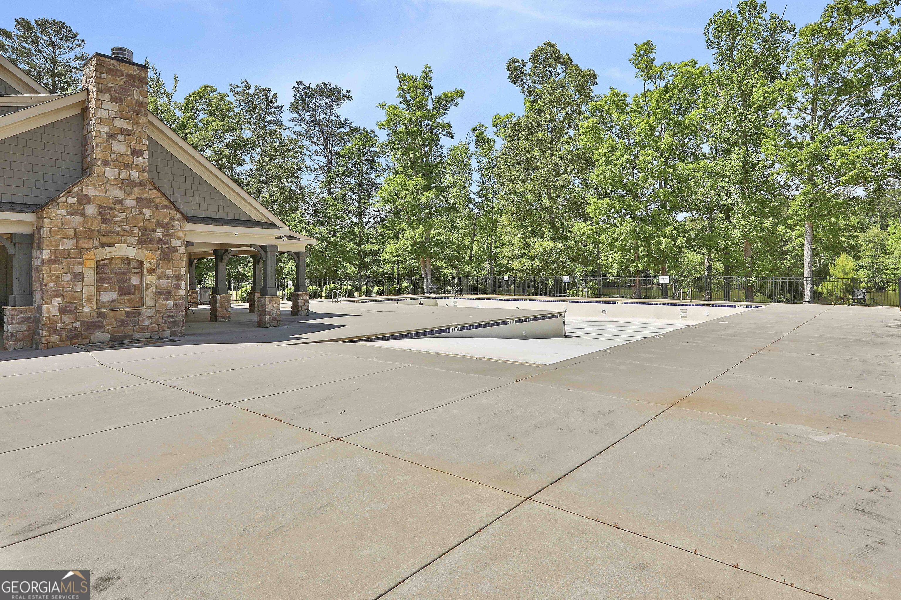 405 Lakeview Way LaGrange, GA 30241 - Photo 46 of 54 an outdoor view with patio