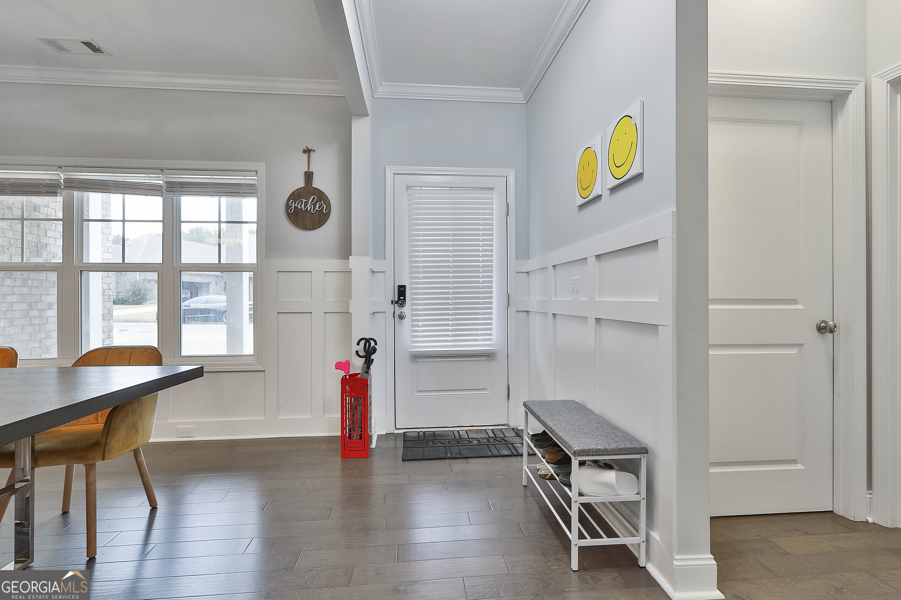 405 Lakeview Way LaGrange, GA 30241 - Photo 6 of 54 a view of livingroom with furniture and wooden floor