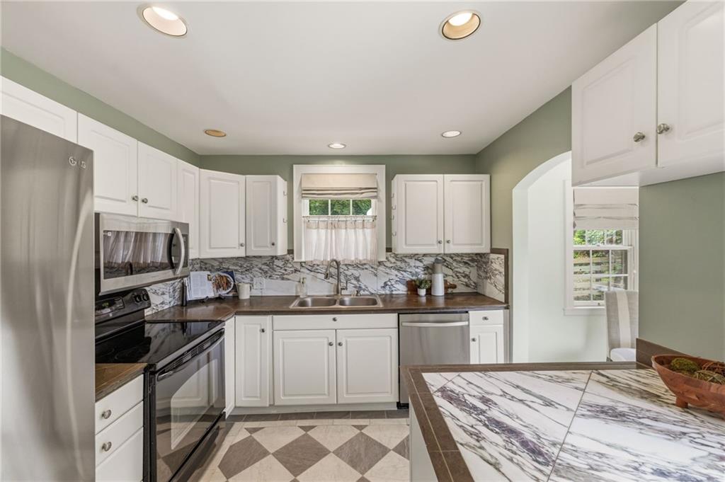 7011 Edgevale Road Kansas City, MO 64113 - Photo 13 of 42