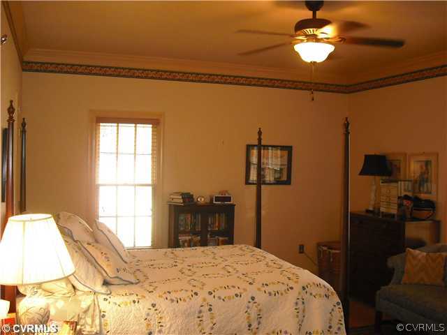 12867 West River Road Aylett, VA 23009 - Photo 11 of 19 Exterior Front - First floor Master Bedroom with f