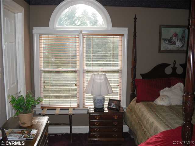 12867 West River Road Aylett, VA 23009 - Photo 12 of 19 Exterior Front - Upstairs master bedroom with full