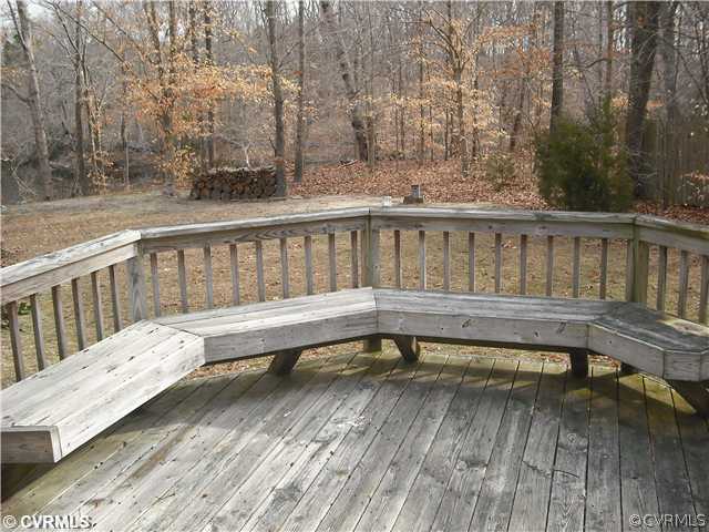 12867 West River Road Aylett, VA 23009 - Photo 6 of 19 Exterior Front - Rear deck off screened porch