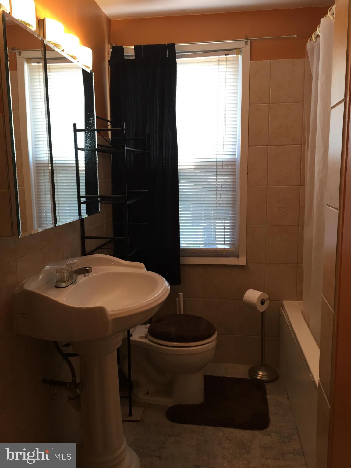 7909 Wynbrook Road Baltimore, MD 21224 - Photo 2 of 24 Bath (Master)
