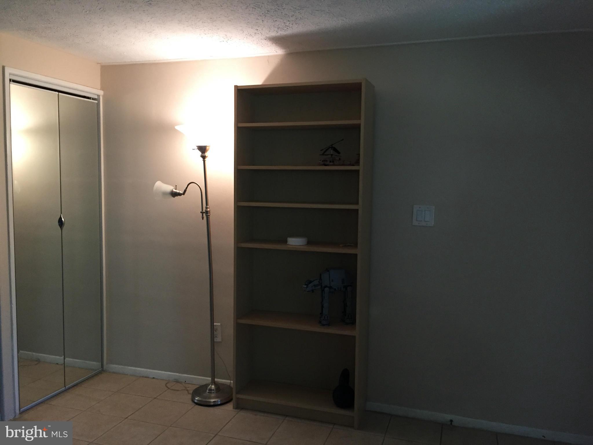 7909 Wynbrook Road Baltimore, MD 21224 - Photo 17 of 24 Living Room