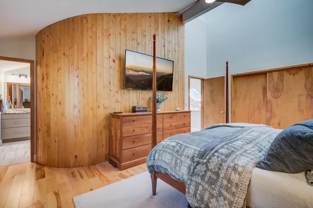 $899,000 | 72 Cranmore Woods Road, Unit 2, North Conway, NH 03860