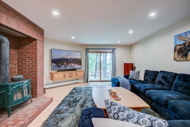 $899,000 | 72 Cranmore Woods Road, Unit 2, North Conway, NH 03860