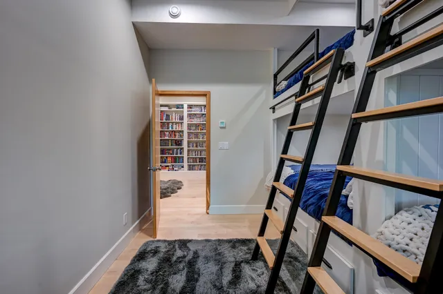 $899,000 | 72 Cranmore Woods Road, Unit 2, North Conway, NH 03860