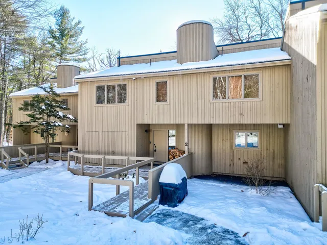 $899,000 | 72 Cranmore Woods Road, Unit 2, North Conway, NH 03860