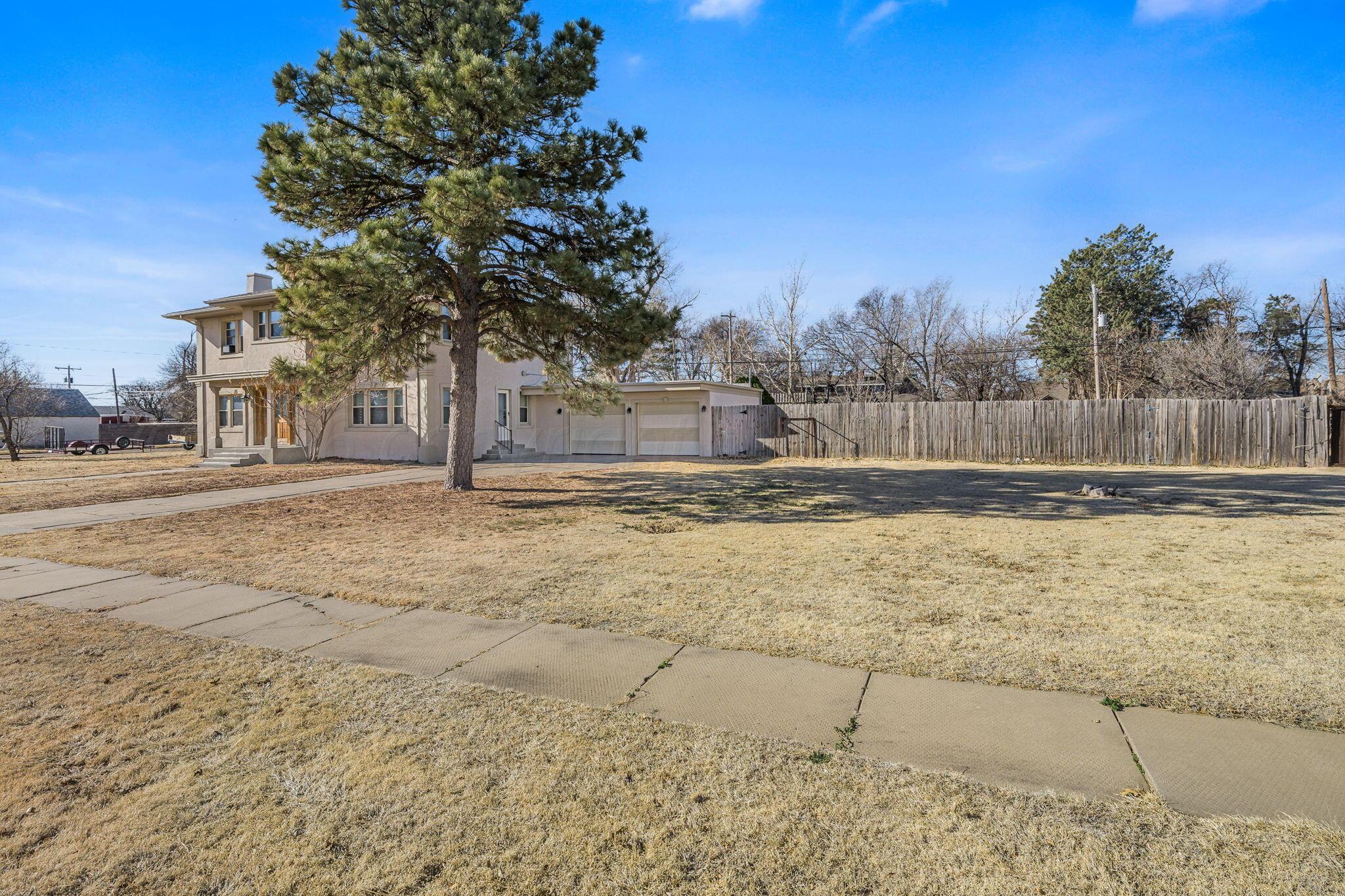 801 Euclid Avenue Panhandle, TX 79068 - Photo 3 of 26 801 Euclid Ave 03