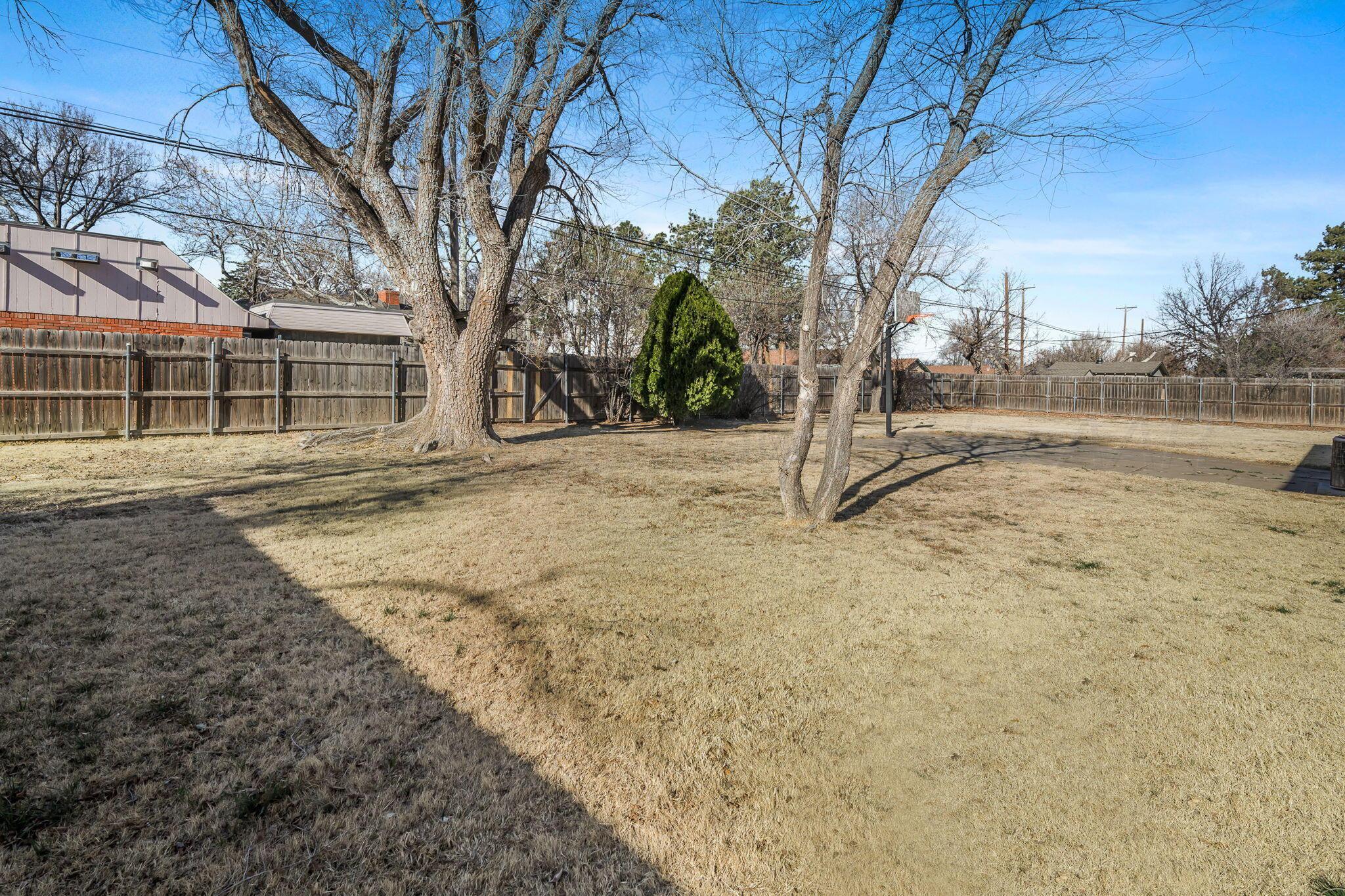 801 Euclid Avenue Panhandle, TX 79068 - Photo 4 of 26 801 Euclid Ave 04