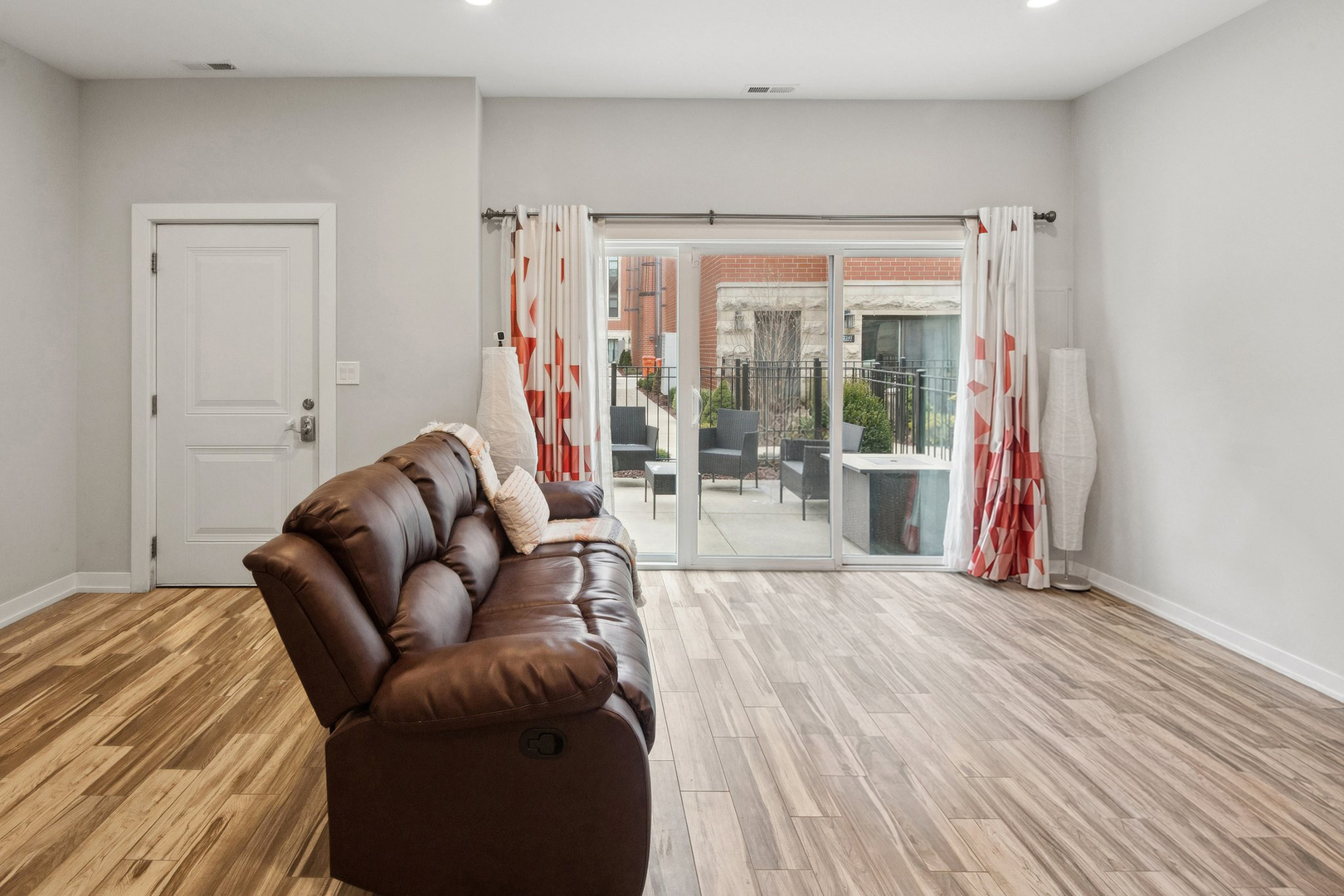 2237 West Coulter Street, Unit 4 Chicago, IL 60608 - Photo 18 of 26 a living room with furniture and a window