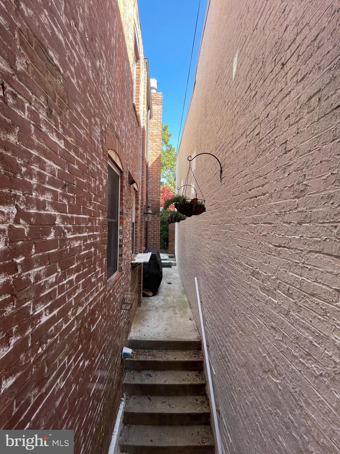 614 A Street Northeast Washington, DC 20002 - Photo 18 of 48 a view of entryway