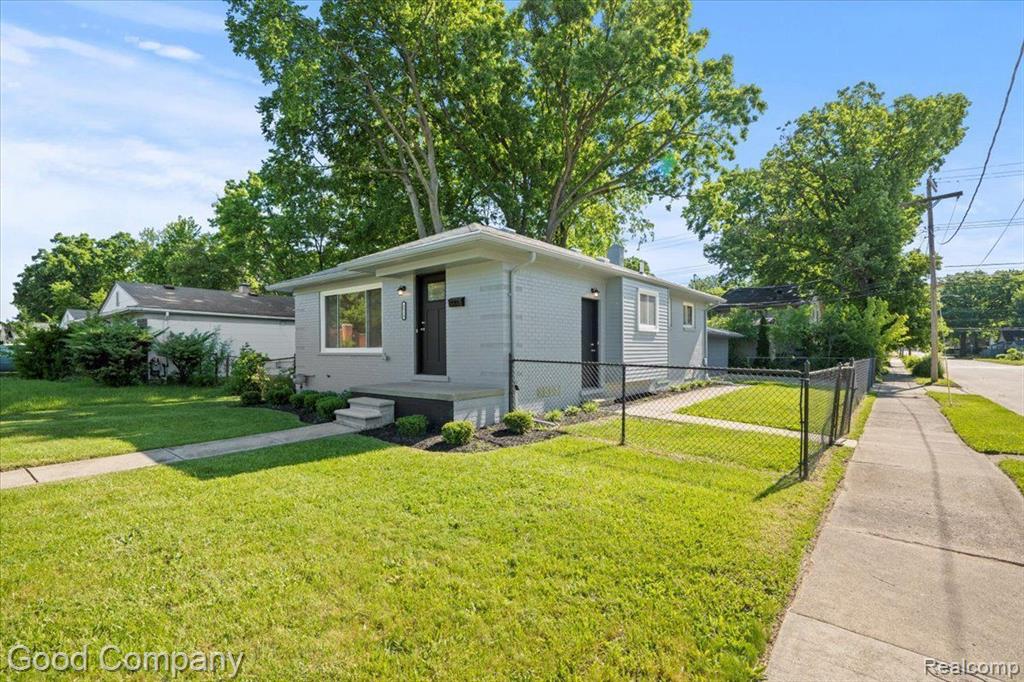 4014 Greenfield Road Berkley, MI 48072 - Photo 5 of 41