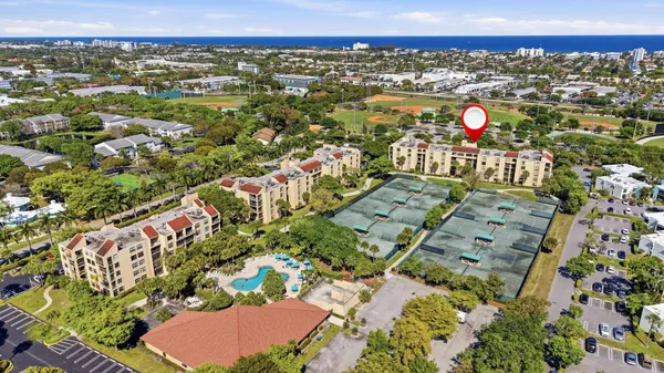 view of city and an buildings