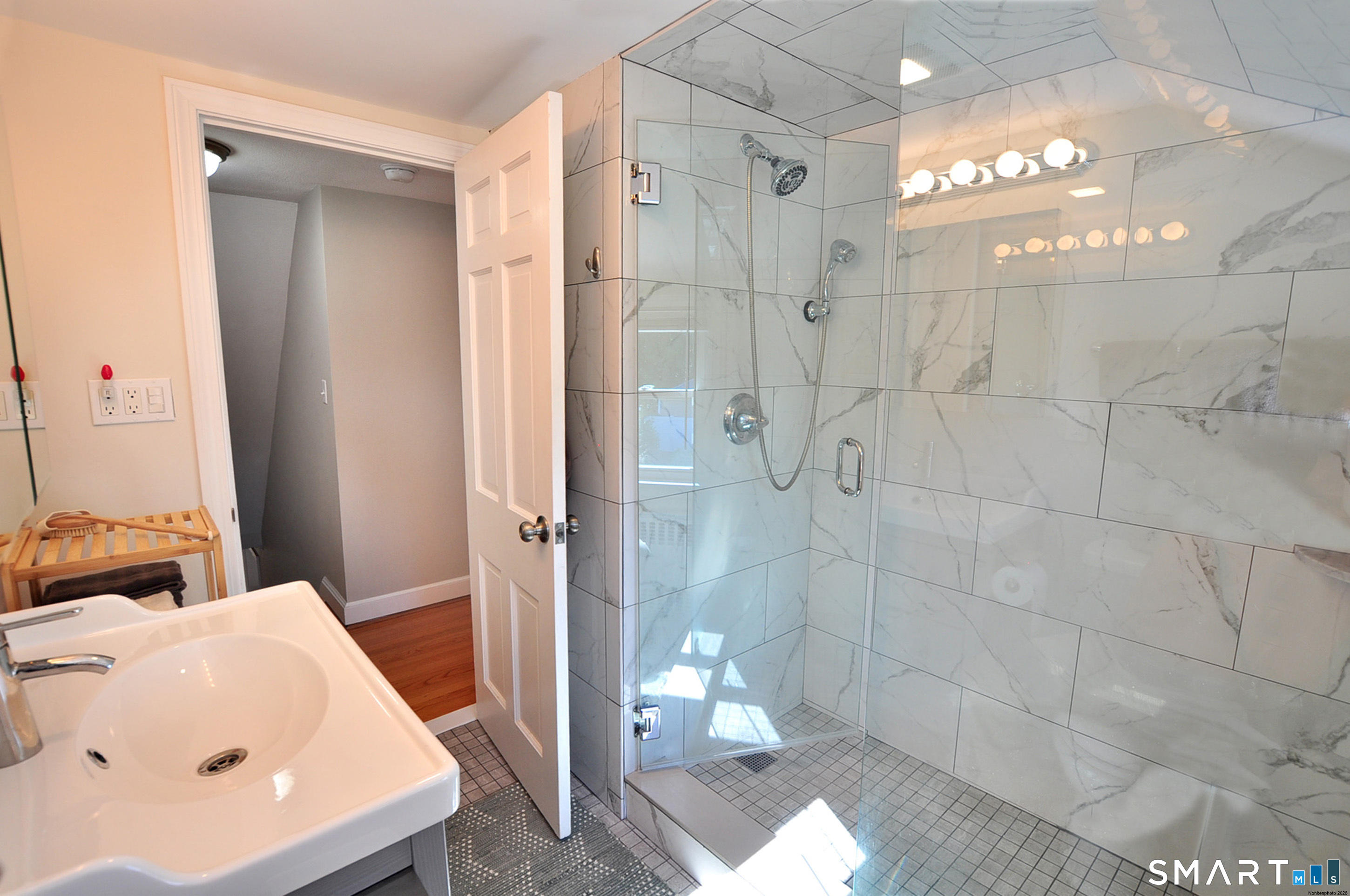 19 Fennbrook Road West Hartford, CT 06119 - Photo 24 of 31 Gallery Image 24