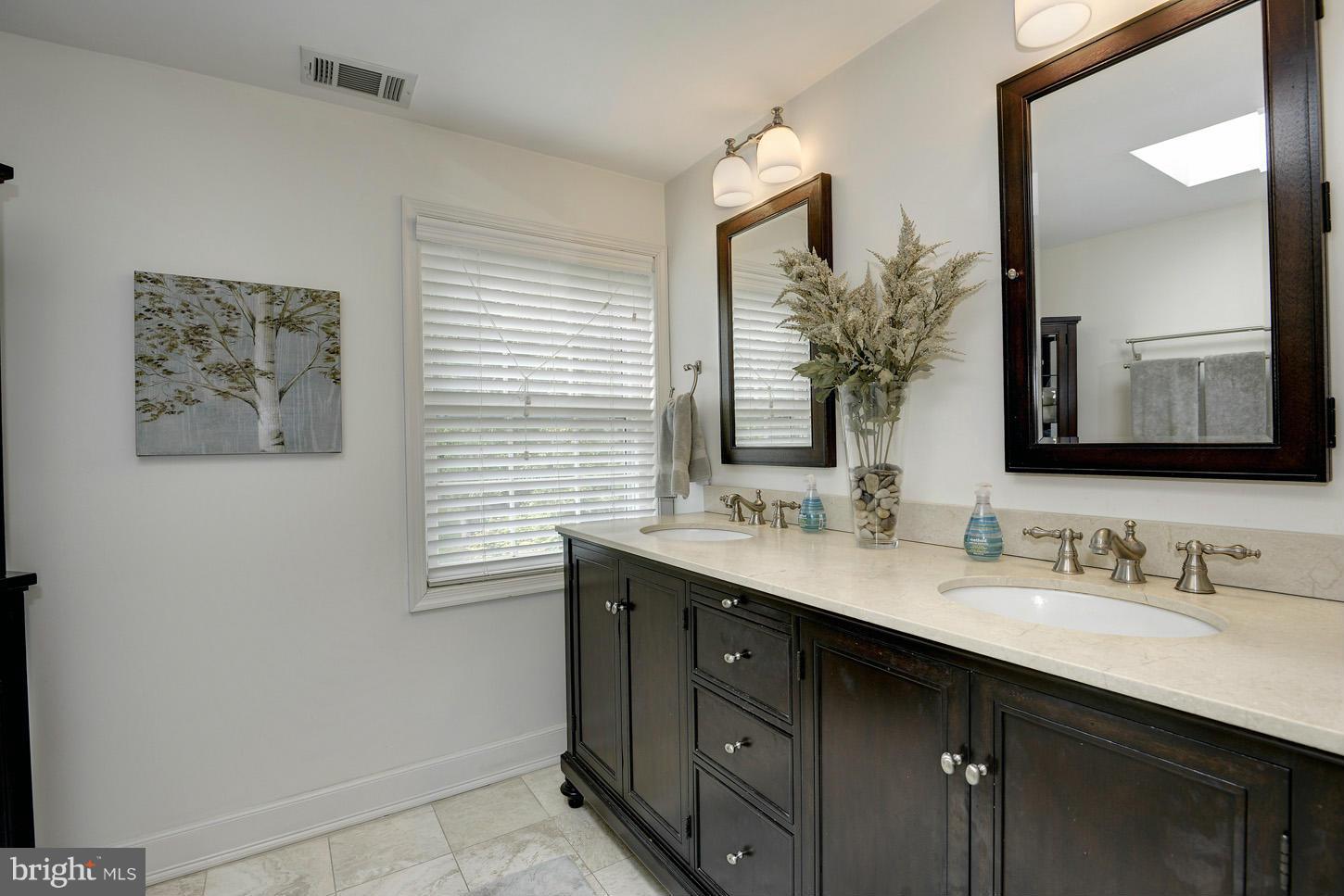 2558 Rutland Road Davidsonville, MD 21035 - Photo 18 of 30 Bath (Master)