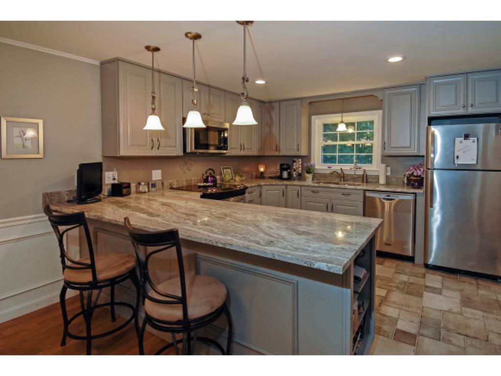68 Piscataqua Road Dover, NH 03820 - Photo 1 of 31