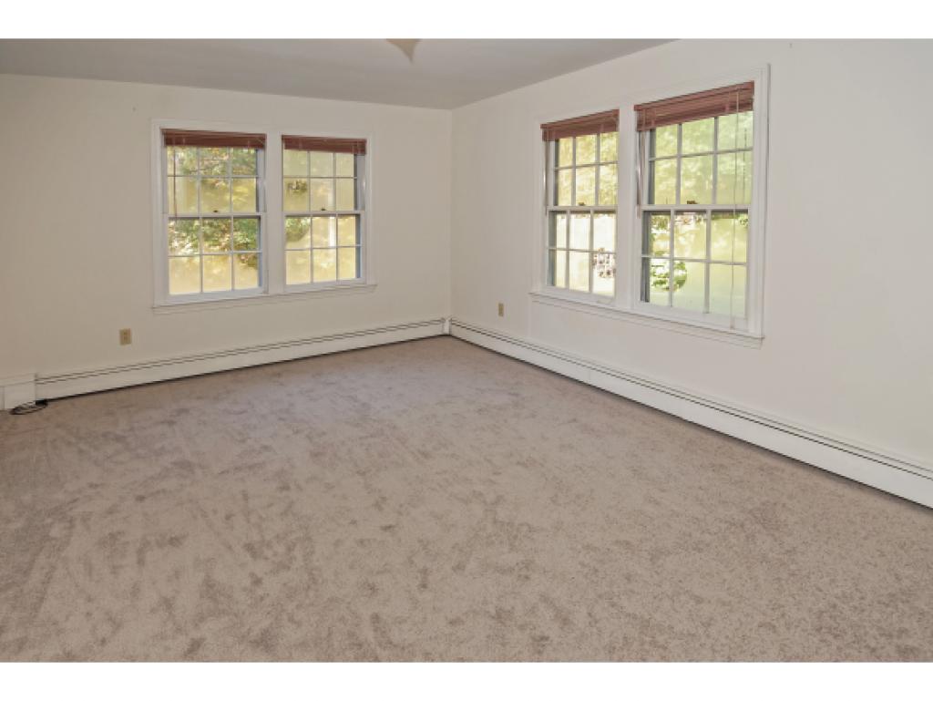 68 Piscataqua Road Dover, NH 03820 - Photo 12 of 31