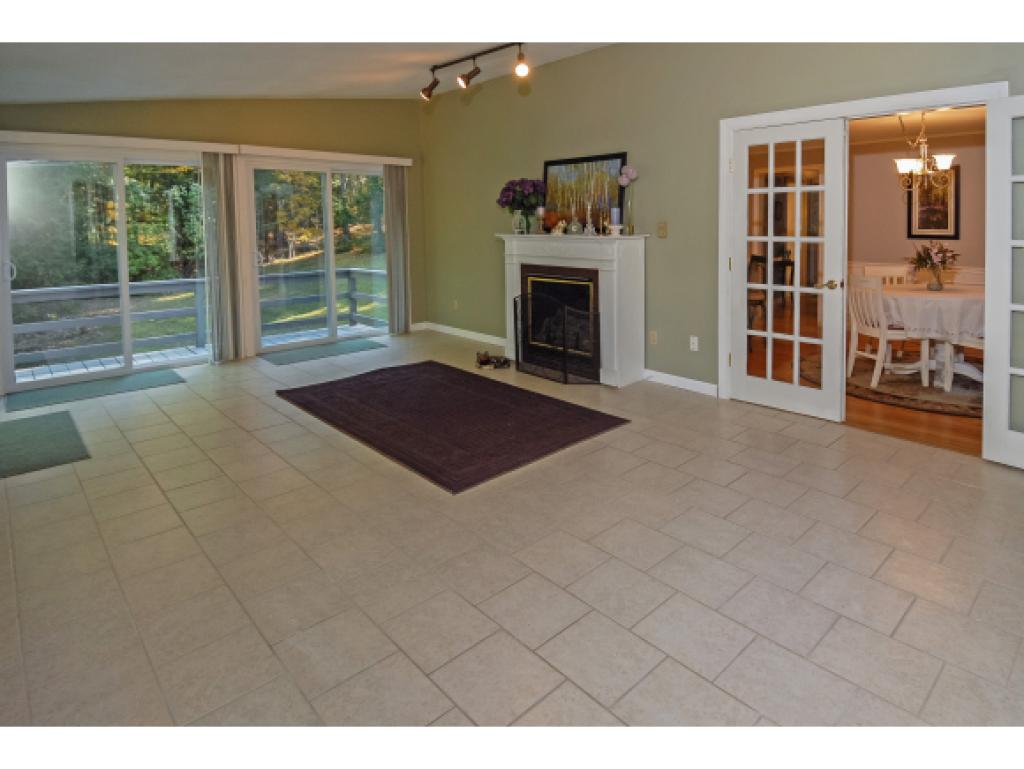 68 Piscataqua Road Dover, NH 03820 - Photo 3 of 31