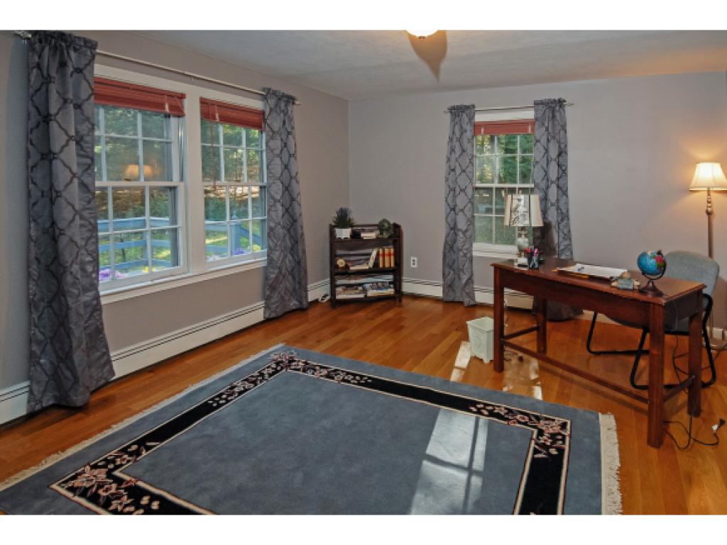68 Piscataqua Road Dover, NH 03820 - Photo 6 of 31