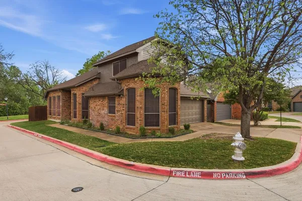 $3,000 | 381 Arbor Lane, Euless, TX 76039