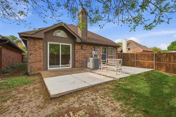 $3,000 | 381 Arbor Lane, Euless, TX 76039