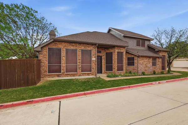 $3,000 | 381 Arbor Lane, Euless, TX 76039