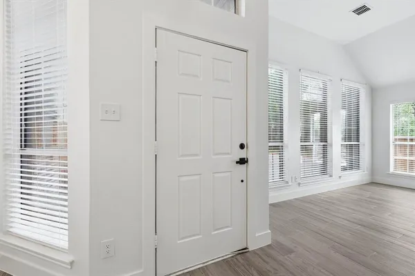 $3,000 | 381 Arbor Lane, Euless, TX 76039