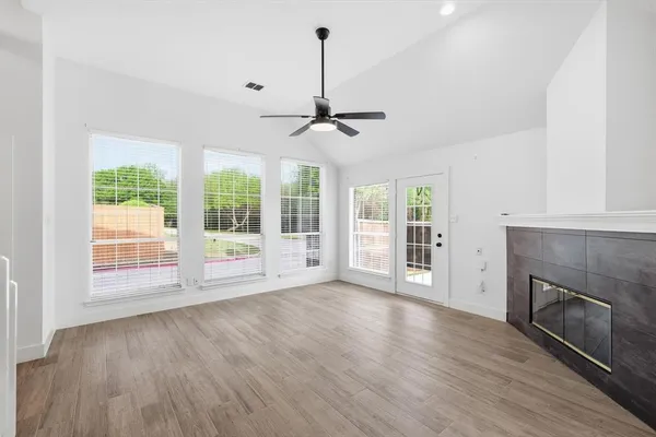 $3,000 | 381 Arbor Lane, Euless, TX 76039