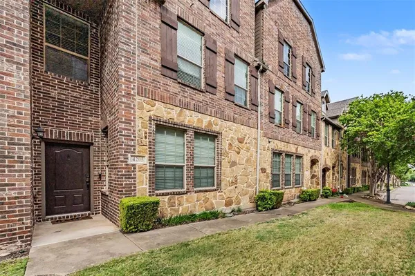 $3,200 | 4205 Riverview Drive, Carrollton, TX 75010
